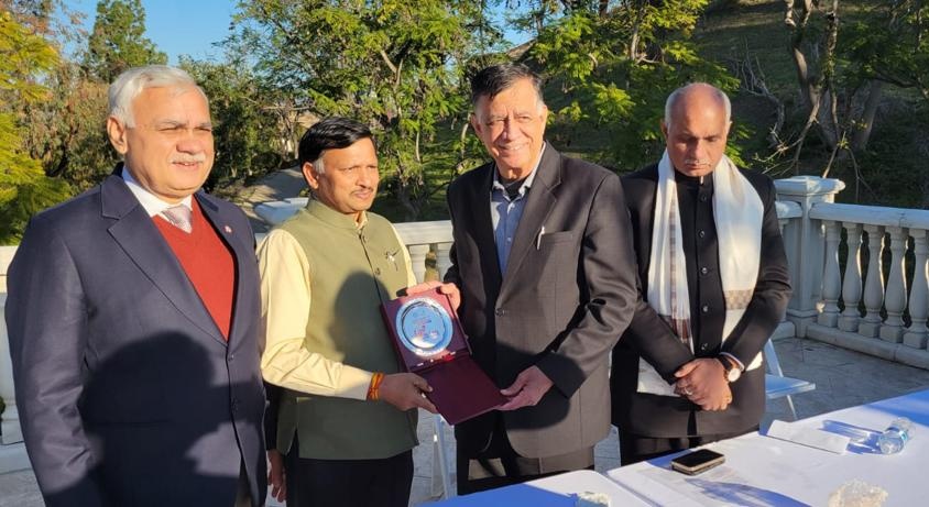 A team of @Invest UP led by Hon’ble Speaker of Legislative Assembly Shri Satish Mahana and Hon’ble Minister of Animal Husbandry Shri Dharmpal Singh, Hon’ble Chief Secretary Shri Durga Shankar Mishra and senior officers from the UP Government were in Los Angeles for a Road Show. The delegation visited the facilities, Film studios & certain industries in Los Angeles and San Diego.  Consul General Dr. T.V. Nagendra Prasad in association with M/s LPH Apparel Inc (Mr. Gaurav Bhargava), hosted an interactive session with entrepreneurs and Venture Capitalists of Indian origin.  Hon’ble Speaker in his address appreciated the contributions of Indian diaspora across the world and that India feels proud about the same.  Hon’ble Chief Secretary Mr. Durga Shankar Mishra detailed the policies and advantages of UP for investments and also the progress achieved during the last few years under the leadership of Hon’ble Chief Minister Yogi Adityanath.  The meeting ended with signing of few Memoranda of 