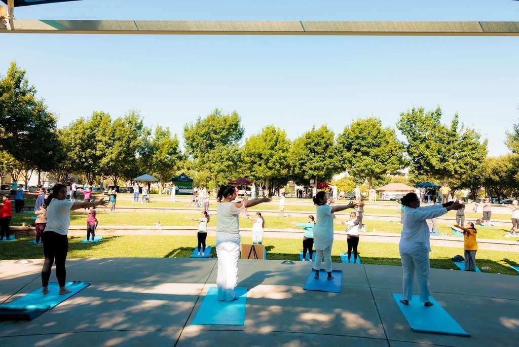 Sacramento greeted the morning of June 21 with Yoga. The Consulate General of India, San Francisco joined hands with the Art of Living Foundation in Sacramento for a session of asanas, breathwork, and meditation on the International Day of Yoga, around this year's theme 