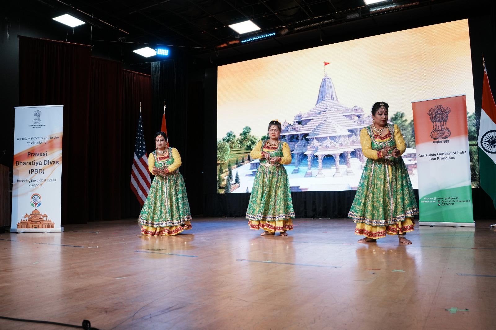 सैन फ्रांसिस्को स्थित भारतीय महावाणिज्य दूतावास ने विश्व हिंदी दिवस धूमधाम से मनाया।  कौंसल जनरल डॉ के श्रीकर रेड्डी ने ३०० से अधिक उपस्थित लोगों को सम्बोधित करते हुए माननीय प्रधान मंत्री श्री नरेंद्र मोदी जी का सन्देश भी पढ़ा जिसने उपस्थित लोगों को हिंदी प्रेम के लिए उत्साहित किया। हिंदी भाषा को निरंतर उपयोग में बनाये रखने के प्रवासी भारतीयों और संस्थानों के प्रयासों के प्रति कृतज्ञता व्यक्त की गयी।