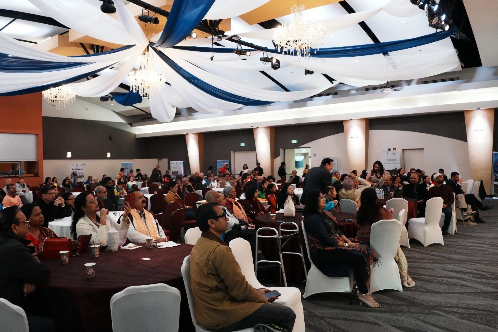 सैन फ्रांसिस्को स्थित भारतीय महावाणिज्य दूतावास ने विश्व हिंदी दिवस धूमधाम से मनाया।  कौंसल जनरल डॉ के श्रीकर रेड्डी ने ३०० से अधिक उपस्थित लोगों को सम्बोधित करते हुए माननीय प्रधान मंत्री श्री नरेंद्र मोदी जी का सन्देश भी पढ़ा जिसने उपस्थित लोगों को हिंदी प्रेम के लिए उत्साहित किया। हिंदी भाषा को निरंतर उपयोग में बनाये रखने के प्रवासी भारतीयों और संस्थानों के प्रयासों के प्रति कृतज्ञता व्यक्त की गयी।