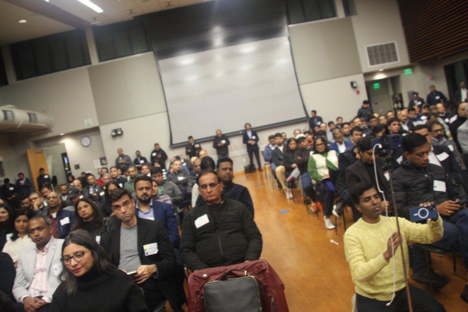 Reinvigorating India- Founder ecosystem engagement ! On 11 December 2025, the Consul General of India Dr. K. Srikar Reddy delivered a special address at the @FoundersFunda Winter Event in Palo Alto, California. The event brought together over 600 Indian origin Founders in Silicon Valley, and interactions underscored the strength of India–U.S. collaboration, particularly in technology and innovation, and highlighted the momentum building towards the upcoming AI Summit Conference in New Delhi.