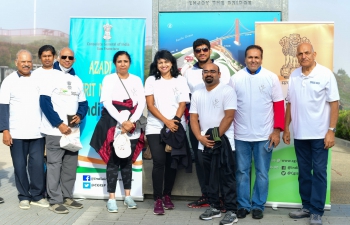 After the floral tributes, the Consulate organised a 'Walk for Peace' to commemorate the birth anniversary of Mahatma Gandhi across the iconic Golden Gate Bridge. The community enthusiastically participated in large numbers in the walk to spread the ideals of #Bapu. 