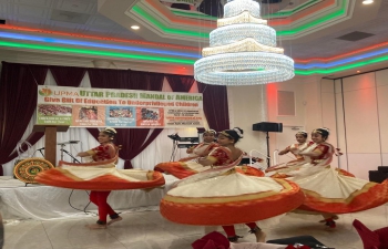 The Pravasi Bharatiya Samman was presented to Professor Nilu Gupta for her initiatives over the years to promote Hindi and Indian culture in Bay Area at Uttar Pradesh Mandal of Americal (UPMA) annual Gala by Ambassador Dr. T.V. Nagendra Prasad. Professor Gupta was conferred this Samman by the Government of India on the Pravasi Bharatiya Diwas 2021. Consul General in his address appreciated contributions of the community and emphasized the importance of preserving and passing on rich Indian traditions and culture. President of UPMA Mr. Ritesh Tandon appreciated services of the Consulate during his address. 