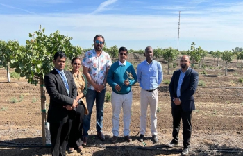 Shri Loknath Sharma, Hon'ble Minister for Agriculture, Horticulture, AH&VS, IPR and P&S, Govt of Sikkim visited modern KAHLON FARMS in #California to witness #sustainablefarming using #waterconservation & #solarenergy. Consulate appreciates Mr. Raj Kahlon, the founder of Kahlon Farms for a detailed on-site briefing.