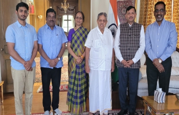 Consul General Dr. T.V. Nagendra Prasad received Dr. H.R. Nagendra, Chancellor of Swami Vivekananda Yoga Anusandhana Samsthana (S-VYASA), eminent Yoga Guru and team at India House in San Francisco. He was gracing the first convocation of Vivekananda Yoga University (VaYU) @vayuusa the world's first yoga university outside of India, located in Los Angeles, California, USA. Dr. Nagendra was the brain behind first Yoga University outside India. Consul General appreciated S-VYASA chapters in California on its dedication on spreading the power and message of Yoga, harmony & peace