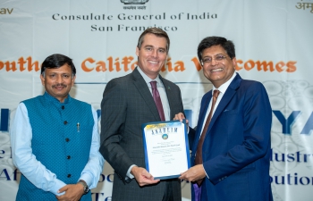 A warm welcome by business community in Southern California #Socal and an engaging discussion across sectors with Shri Piyush Goyal, Hon'ble Minister Commerce & Industries, Consumer Affairs, Food & Public Distribtuion and Textiles was helf in Anaheim. Consul General Dr. T.V. Nagendra Prasad thanked Anaheim Mayor Protem Trevor O'neil and Mr. Gaurav Bhargavan and Indian business community.