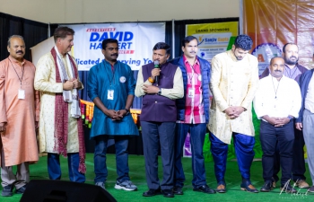 Grand Deepawali celebrations at Alameda County grounds were attended by over 20k vibrant Indian diaspora in Bay Area. Consul General Dr. T.V. Nagendra Prasad greeted and extended his best wishes to the community on the auspicious occasion.
