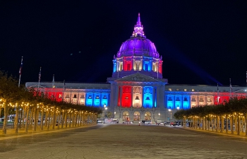 For the first time, the City Hall of San Francisco was lit to celebrate Diwali. Consul General Dr. T.V. Nagendra Prasad appreciated San Francisco Mayor London Breed for #Diwali greetings by lighting the iconic San Francisco City Hall. Indian community also appreciated this friendly gesture on ‘Festival of lights’ marking the victory of Good over evil.