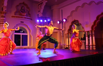 An incredible performance of Odissi-Kandyan dance ensemble 'Ahuti' at Shiva-Vishnu Temple in Stockton by the team led by #gudisambaralu. Consul General Dr. T.V. Nagendra Prasad complimented Dr. Srinagi and Ms. Shashi Reddy of #paramparafoundation for their noble initiative. He also said such initiatives not only help in renovating temples but to preserve architecture and art forms of thousands of years old classical temple dances.
