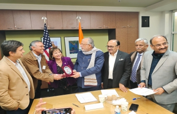 At FalconX Accelerator in Milpitas, an interaction was held with focus on IT and Startup sector which was attended by over 20 young entrepreneurs which included few from the State of Uttar Pradesh.  Some companies including FalconX, Forsys signed certain MoUs with the visiting delegation from UP to begin their services.  The delegation was exposed to the incubator/accelerator atmosphere and was informed about the potential to cooperate with UP Startup eco system.  The delegation included Mr. Sidharth Nath Singh, Hon’ble Member of Legislative Assembly; Mr. Awanish Kumar Awasthi, Senior Advisor to Hon’ble Chief Minister of UP; Mr. Arvind Kumar, Additional Chief Secretary; Mr. Amit Kumar, Secretary to Hon’ble Chief Minister of UP and Consul General of India Dr. T.V. Nagendra Prasad.