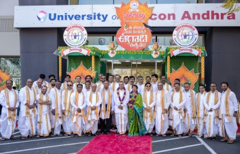 The Telugu New Year ‘Ugadi’ was Celebrated at University of Silicon Andhra in Milpitas on March 25, 2023. On the auspicious occasion, Padma Bhushan and Padma Shree awardee and former Member of Parliament Dr. Yarlagadda Lakshmi Prasad presented his lifetime collection of books of about 15,000 to the library named after him at Silicon Andhra University. 