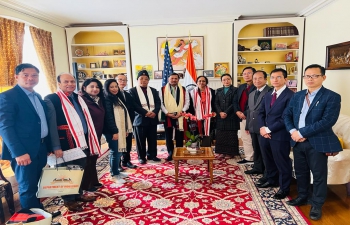 Consul General Dr. T.V. Nagendra Prasad hosted the delegation to brief on the opportunities to the delegation from #ArunachalPradesh led by Hon. Minister of Industry, Textile & Handicraft, Skill Development & Entrepreneurship and Trade & Commerce, Mr. Tumke Bagra @tumkebagra visiting Silicon Valley for familiarization and exploring opportunities for export of Arunachal Textiles, Agri products, Silk etc., and attracting investments in technology and communication.  
