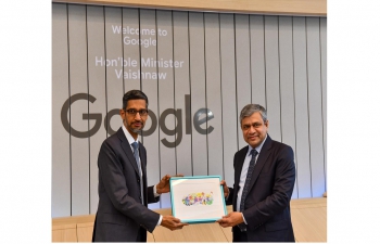 At Google Headquarters, Hon'ble Minister Shri Ashwini Vaishnaw, Minister for Railways, Communications, Electronics & Information Technology was received by CEO Mr. Sundar Pichai @sundarpichai and team for wide ranging discussions on Digital India and Make in India. Google Search & Maps Mr. Prabhakar Raghavan @WittedNote and Mr. Neal Mohan @nealmohan of YouTube also met with Minister. Consul General Dr. T.V. Nagendra Prasad was present on the occasion.