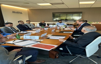 India's Election Commission @SpokespersonECI led by Hon’ble Election Commissioner Dr. Anup C. Pandey and Faculty & Researchers at Stanford University @Stanford had an engaging discussion on election laws in India and the US at Hoover Institution @HooverInst. Consul General Dr. T.V. Nagendra Prasad appreciated Mr. Dinsha Mistree for organising the meeting. He also thanked Prof. Nate Persily, Prof. Anurag Mairal, the researchers and Post-Doc fellows for their deep insights.