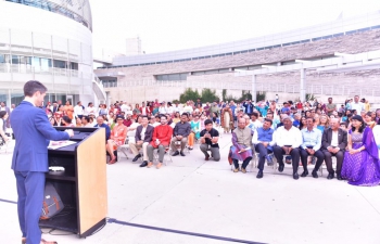 Consul General Dr. T.V. Nagendra Prasad unfurled the National Flag during the celebrations of #IndependenceDay2023 at #SanJose led by San Jose Mayor Matt Mahan. The Rotunda of the City of San José City Hall was lit in Tricolour to mark the special occasion. Consul General thanked elected Members and Association of Indo Americans - AIA. Consul General conveyed the gathering on ‘Panchpran Pledge’. Mayor appreciated the contribution of the Indian community in San Jose.