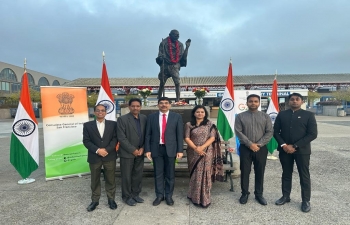 Consul General Dr. K. Srikar Reddy paid his respects by offering floral tributes to #MahatmaGandhi on the eve of his 154th birth anniversary in San Francisco.